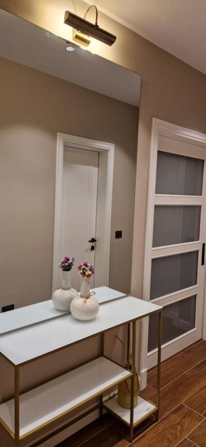 Central Deluxe Apartment Тирана Экстерьер фото