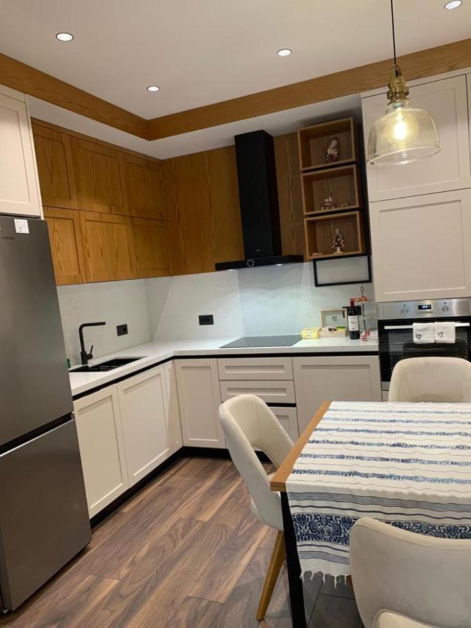 Central Deluxe Apartment Тирана Экстерьер фото