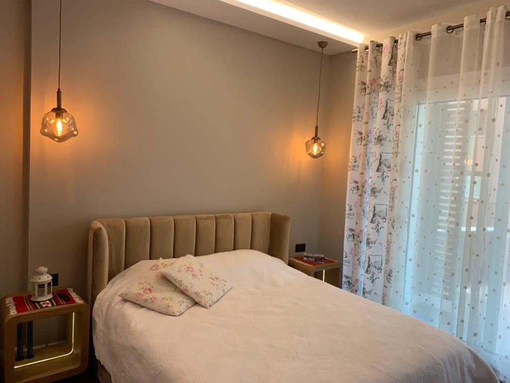 Central Deluxe Apartment Тирана Экстерьер фото