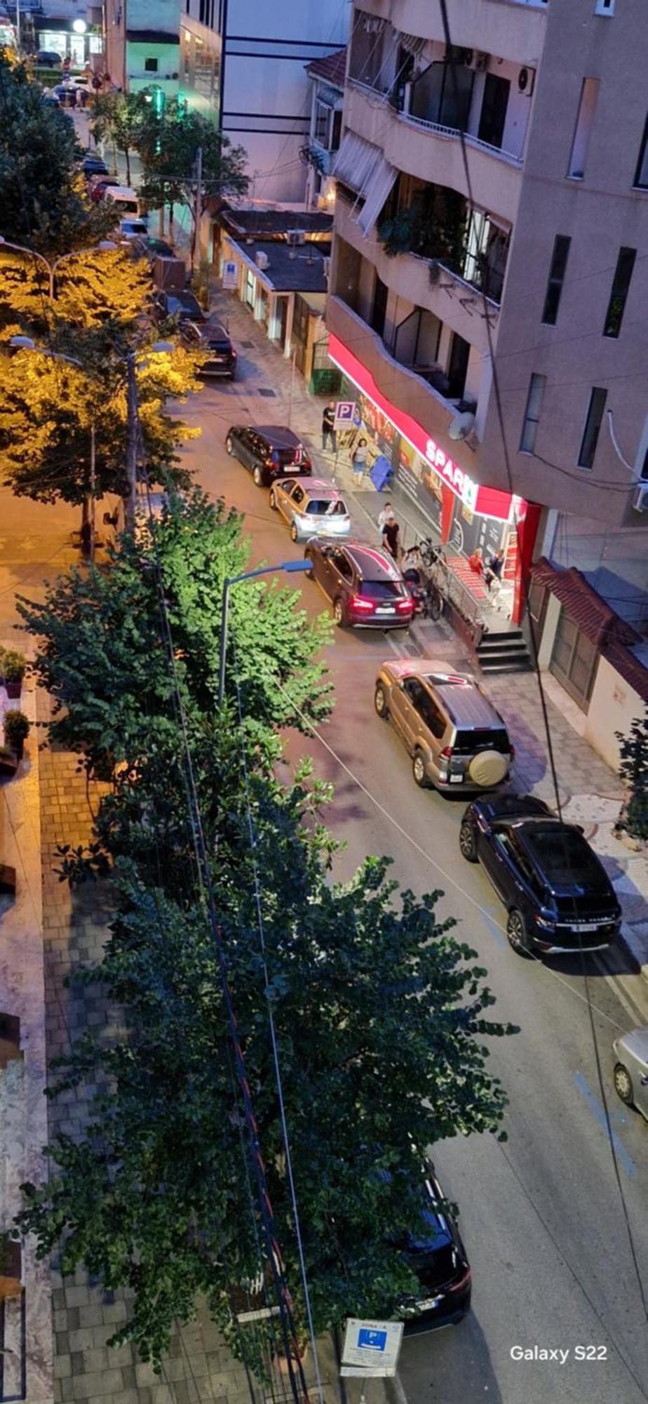 Central Deluxe Apartment Тирана Экстерьер фото